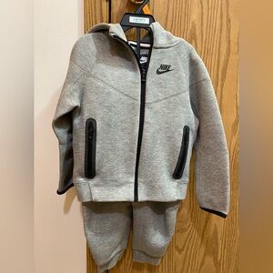 Nike Kids Gray Sweatpants & Hoodie Set